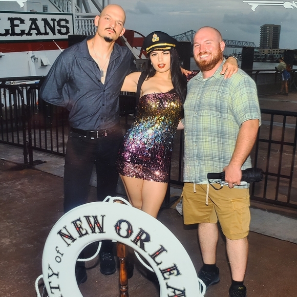 Meet your Posher, Monica - Picture 1 of 1